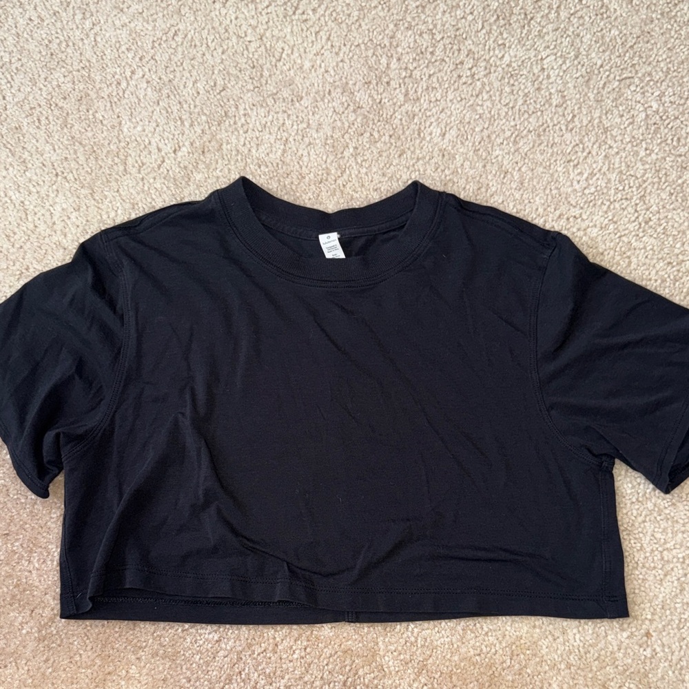 Lululemon boxy cropped tee